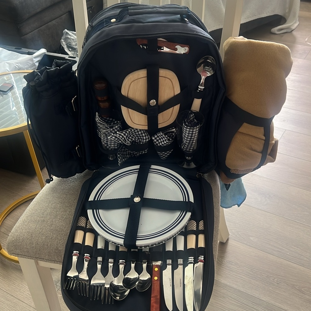 Elegant Blue Backpack with Bottle Holder - Picture 6 of 14